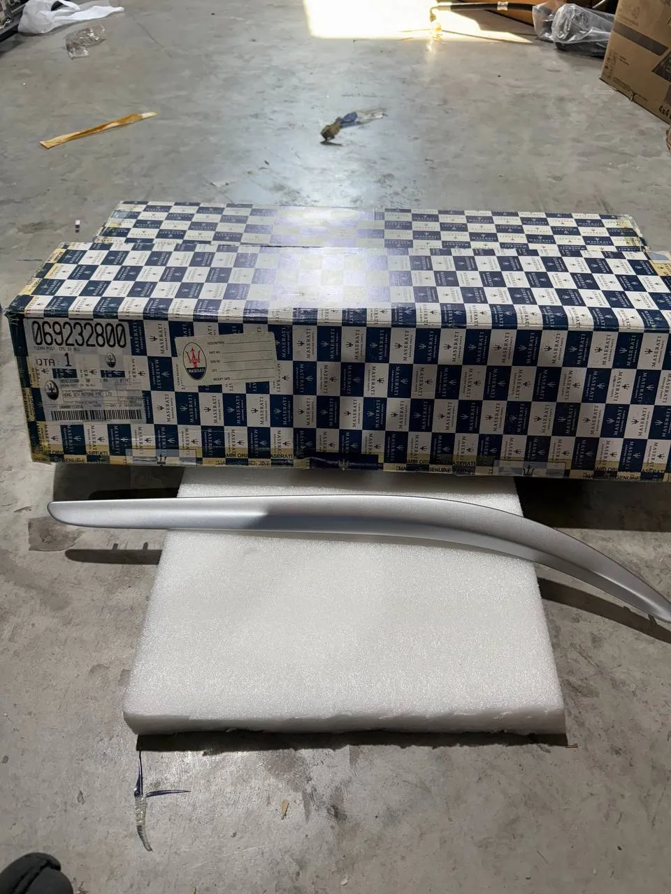 Maserati LH RR Moulding Complete Lh Rr Moulding