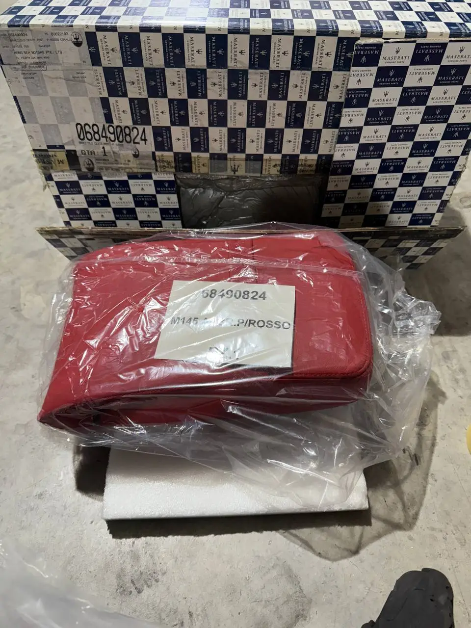 Maserati Rear Armrest Complete Rear Armrest