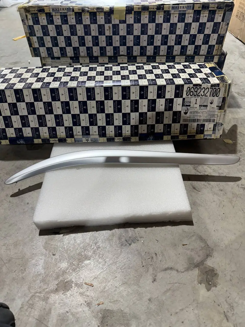 Maserati RH RR Moulding Maserati RH RR Moulding